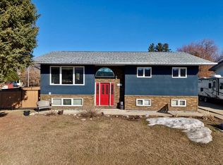 7901 W 94th St, Peace River, AB T8S 1E6