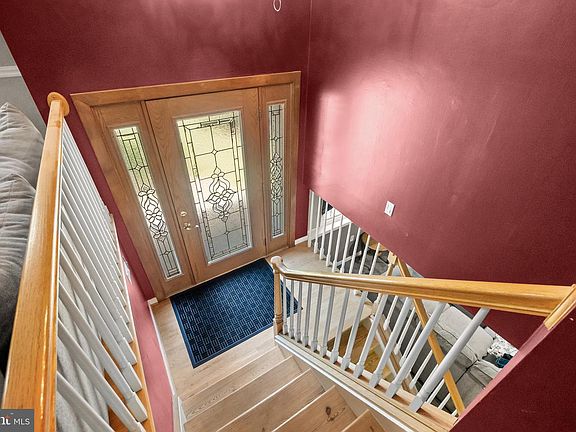 5th image of 83 Lincoln Dr