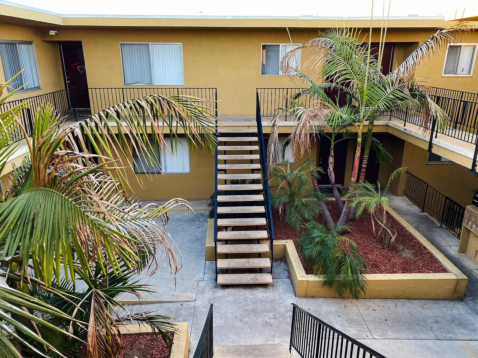 49th Street Apartments — Photo 4