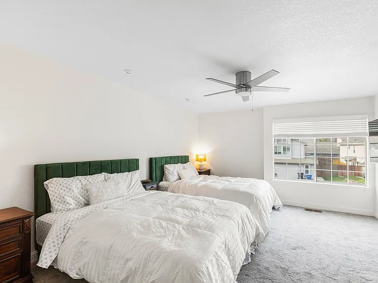 Bellsbrae Dr — Photo 36