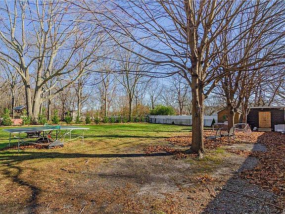 4th image of 546 Beaver Ln