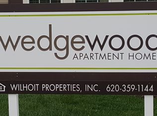 900 N Woodlawn St APT 125, Wellington, KS 67152