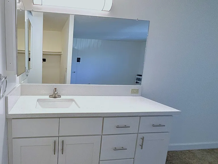Anniversary Apartments — Photo 27