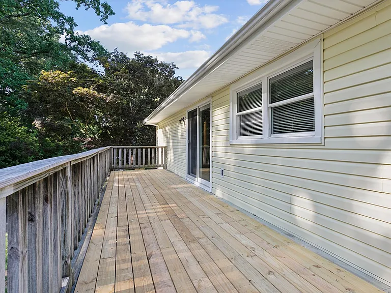 112 Leslie Dr — Photo 43