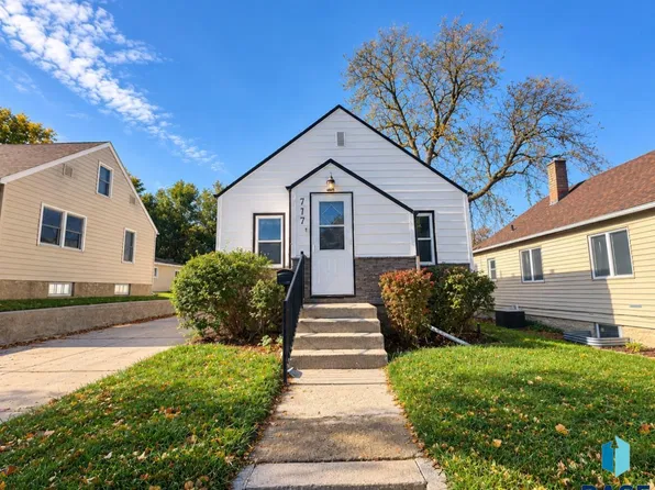 717 S Hawthorne Ave, Sioux Falls, SD 57104
