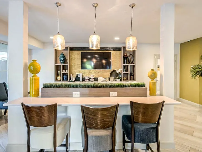 Meridian Luxury Apartment Homes — Photo 11