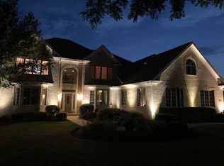 6001 Hawthorne Ln, Crystal Lake, IL 60014