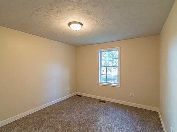 5th image of 144 Dewey Ave