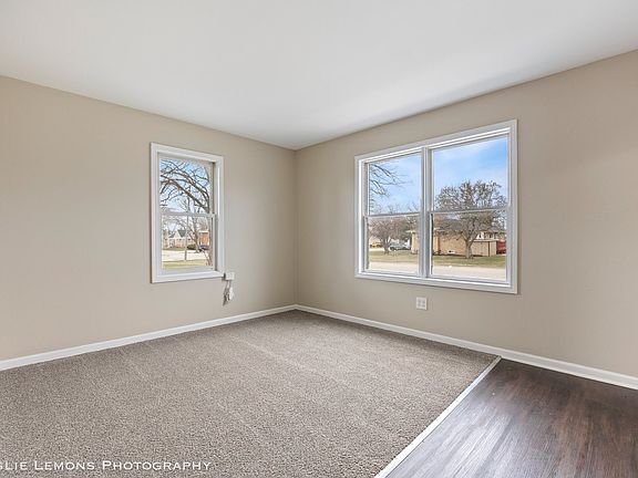 3rd image of 326 Morse Dr