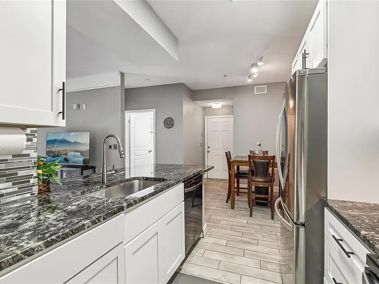 17104 Carrington Park Dr #514 — Photo 4