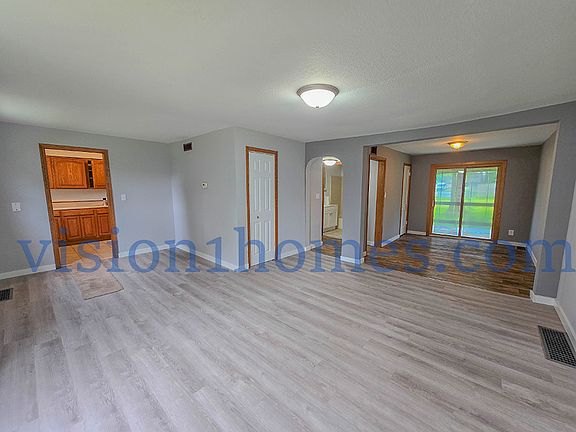 4th image of 402 N Nixon Ave