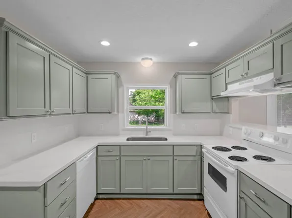 712 E North Ave, Bryan, TX 77802