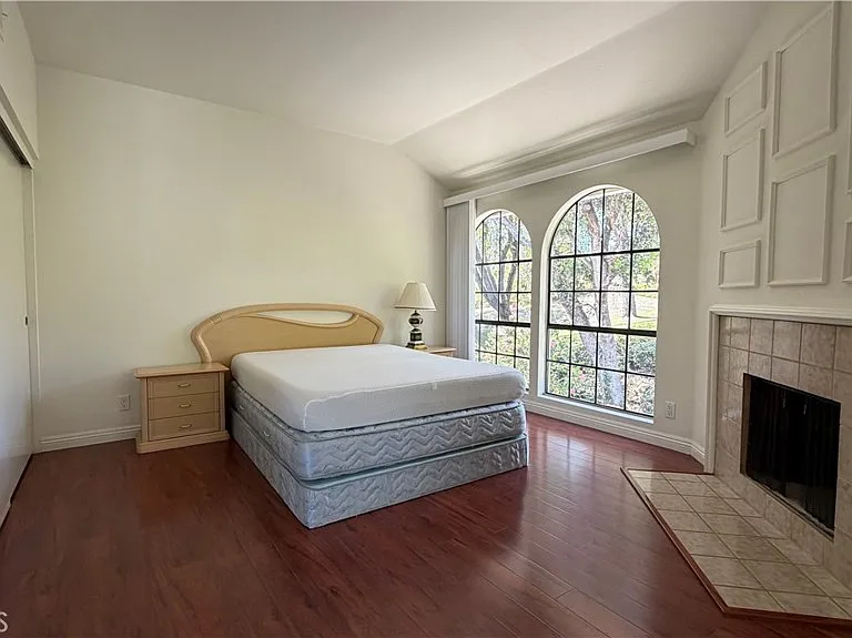 1637 Peacock Ln — Photo 14
