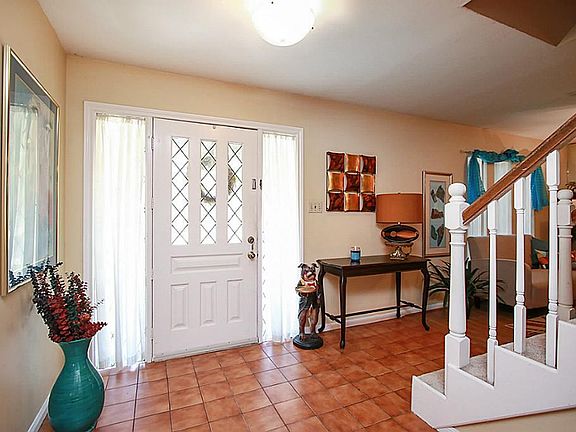 5th image of 15814 Pebble Bend Dr