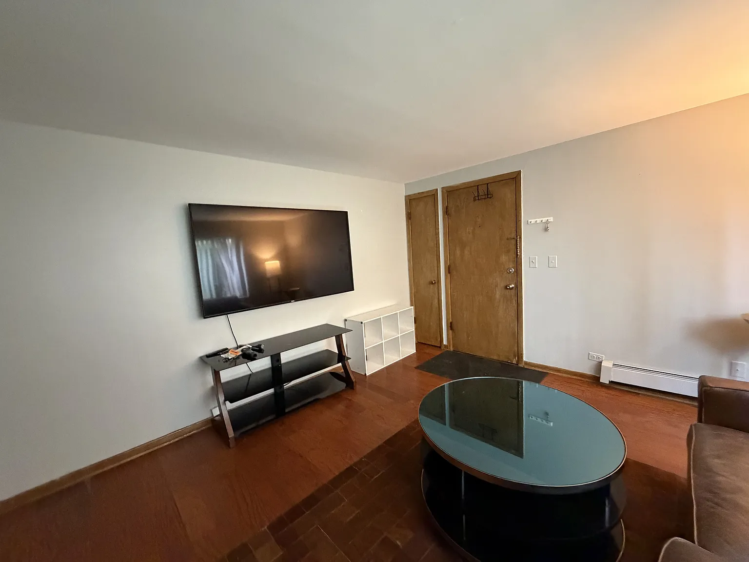 6780 N Sauganash Ave — Photo 3