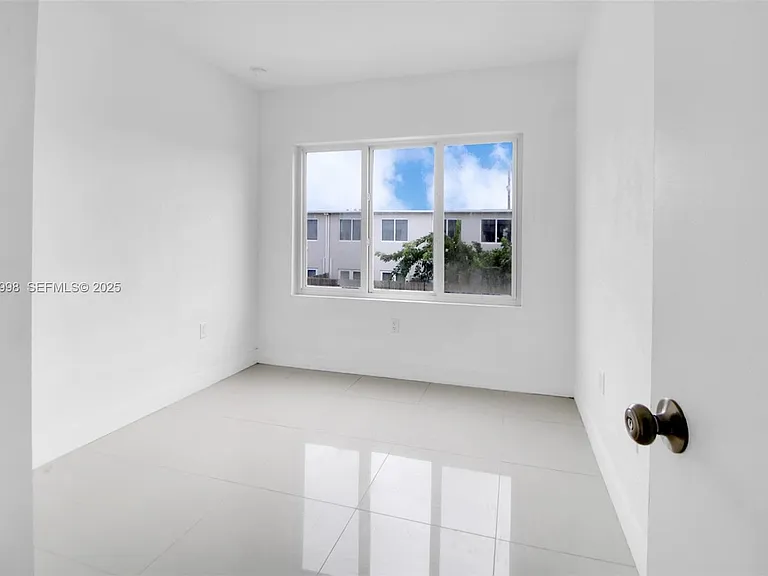 14462 SW 259th St — Photo 9