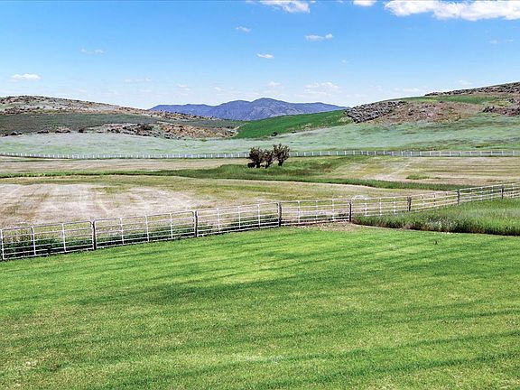 5th image of 667 Hardscrabble Rd