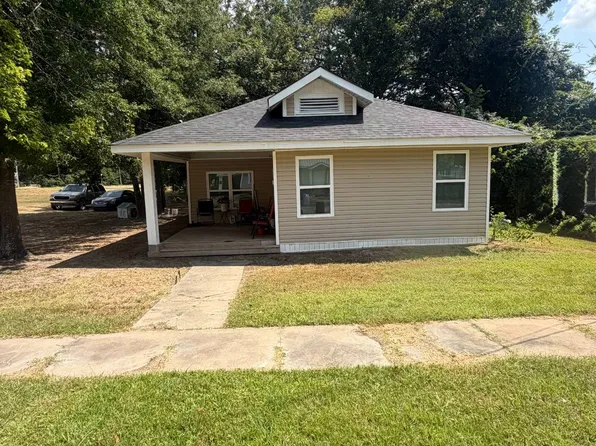 315 W 5th St, Hope, AR 71801