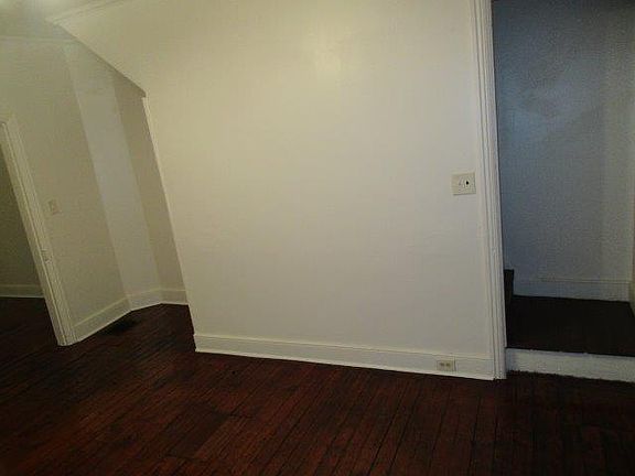 5th image of 711 Prince St