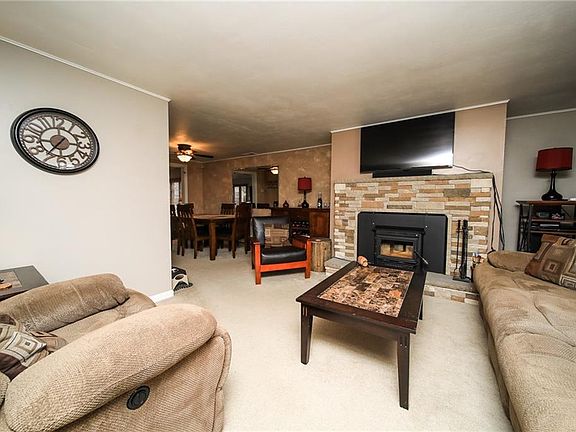 3rd image of 1627 Luanna Dr