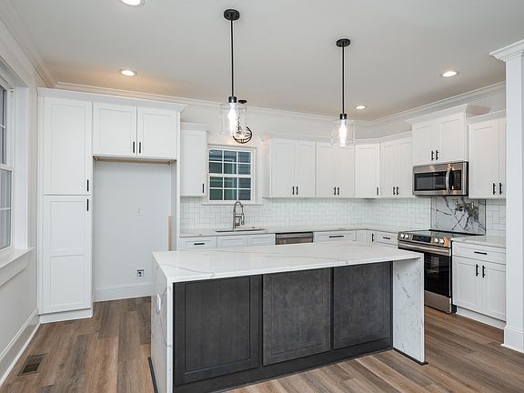 4th image of 216 Averill St