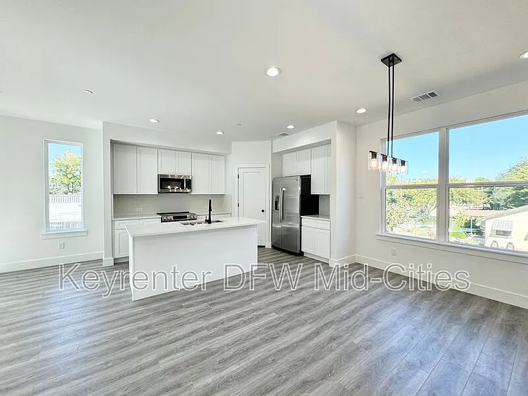 7302 Uloho Way — Photo 4
