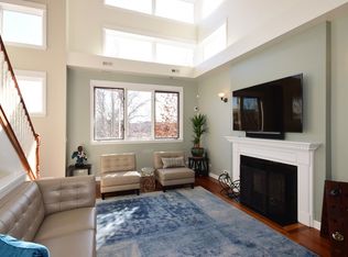 1320 W Grenshaw St #2, Chicago, IL 60607