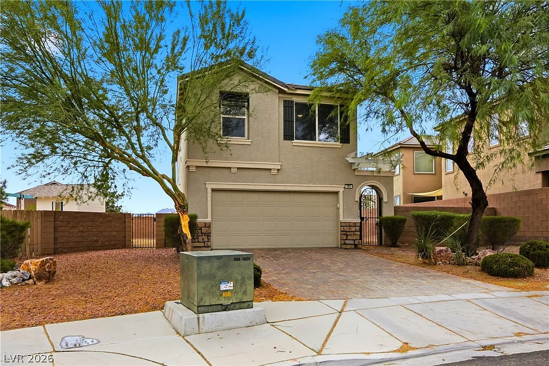 3 bed, 2.5 bath, 1935 sqft, $2,250 — Photo 1