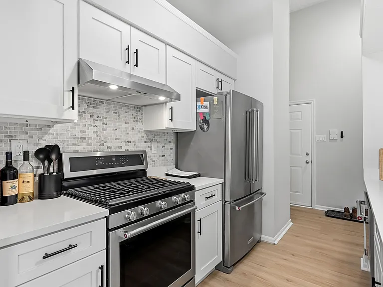 72 Eldon Way — Photo 17