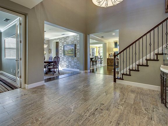 3rd image of 329 Renoir Ct