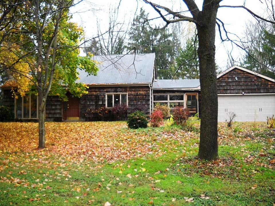 1st image of 25 Beechwood Dr