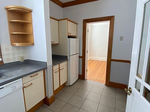 3rd image of 801 E Jones St #501