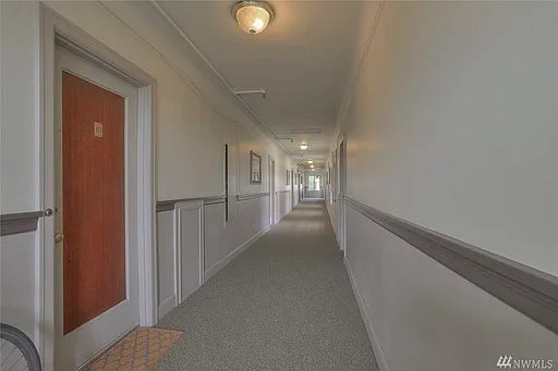 Ballard Court Apartments — Photo 4