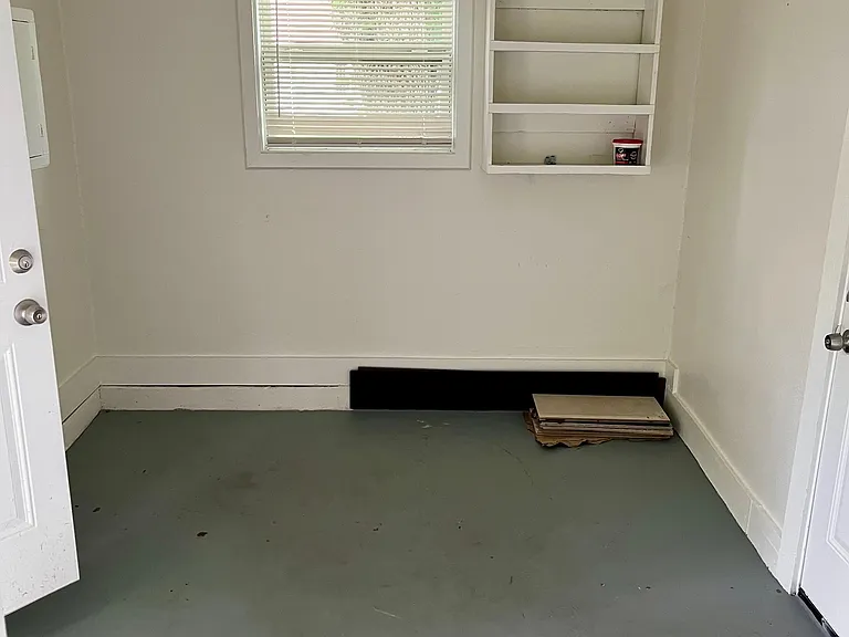 1300 S Madison St — Photo 2