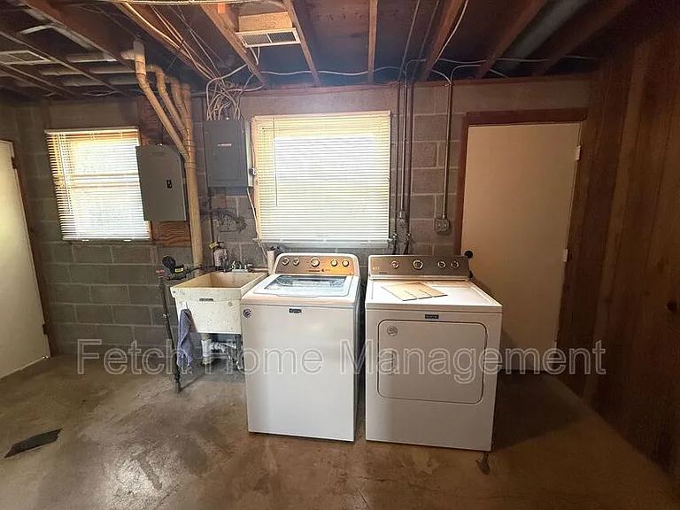 417 Surrey Dr — Photo 34