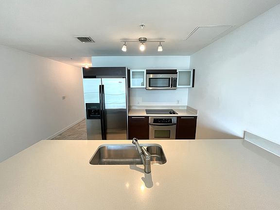 2nd image of 1900 N Bayshore Dr APT 1709