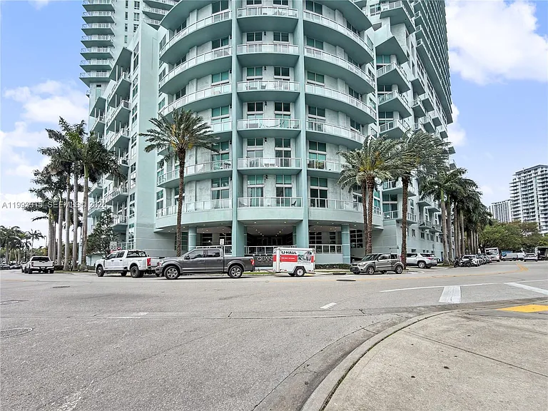 1900 N Bayshore Dr #3811 — Photo 38