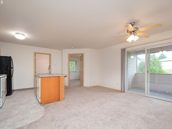 5th image of 14605 NE 20th Ave #B203