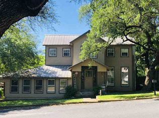 406 W 1st St, Lampasas, TX 76550