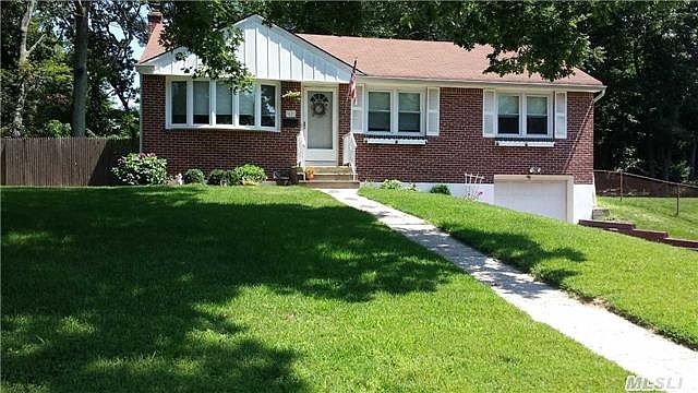 67 Berg Ave Kings Park NY 11754 Zillow