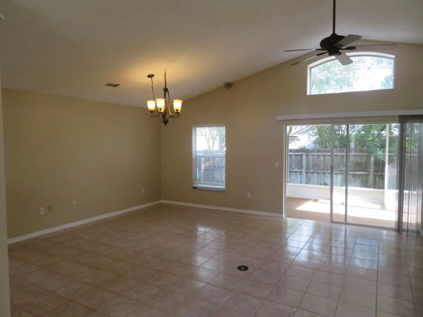 1271 Erdman Ct., Great 3/2, SFH in Piedmont Lakes with 2 car garage. — Photo 3