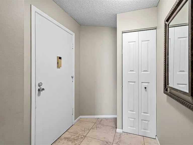 8770 Midnight Pass Rd #302B — Photo 6
