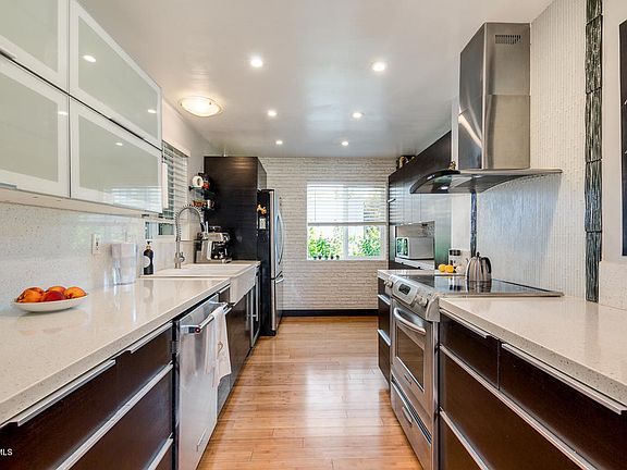 3rd image of 5150 N 20th St Unit 107