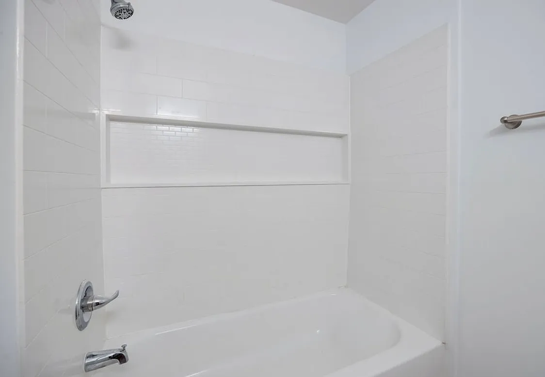1 bed, $995 — Photo 2