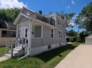 334 S Van Buren St, Green Bay, WI 54301