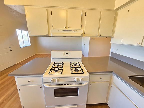 4th image of 8342 Columbine Ave #D