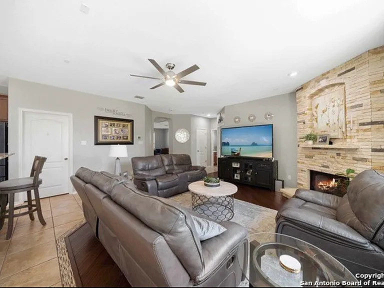 10415 Shire Country — Photo 8