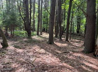 51 Circle Dr, West Coxsackie, NY 12192