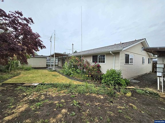 4th image of 3651 Meadow Park Loop NE