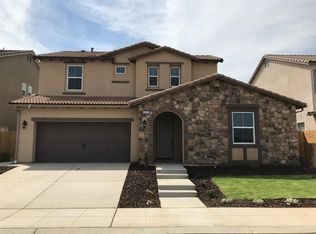 3456 Robinwood Ave, Clovis, CA 93619